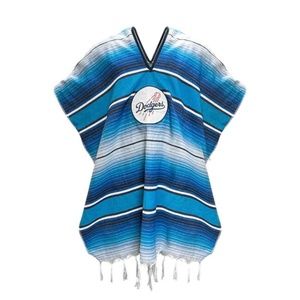 NWT New Wrapped Los Angeles Dodgers Mexican Heritage Night Poncho 05/16/23